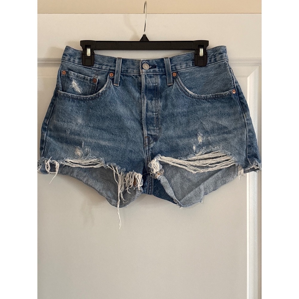 Levi's Premium 501 Women's Denim Shorts Button Fly Raw Hem Size 30‎ - Picture 3 of 7